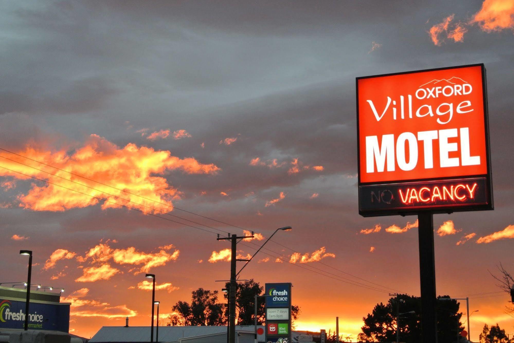 Oxford Village Motels מראה חיצוני תמונה