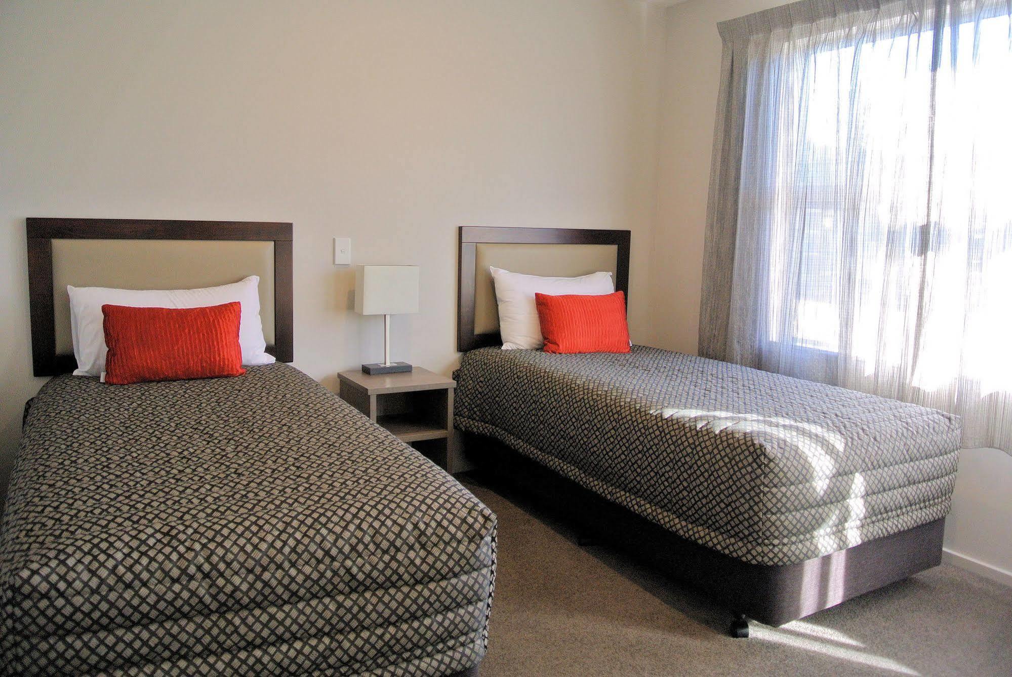 Oxford Village Motels מראה חיצוני תמונה