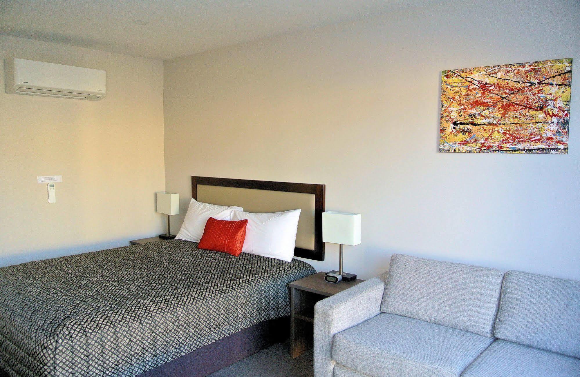 Oxford Village Motels מראה חיצוני תמונה