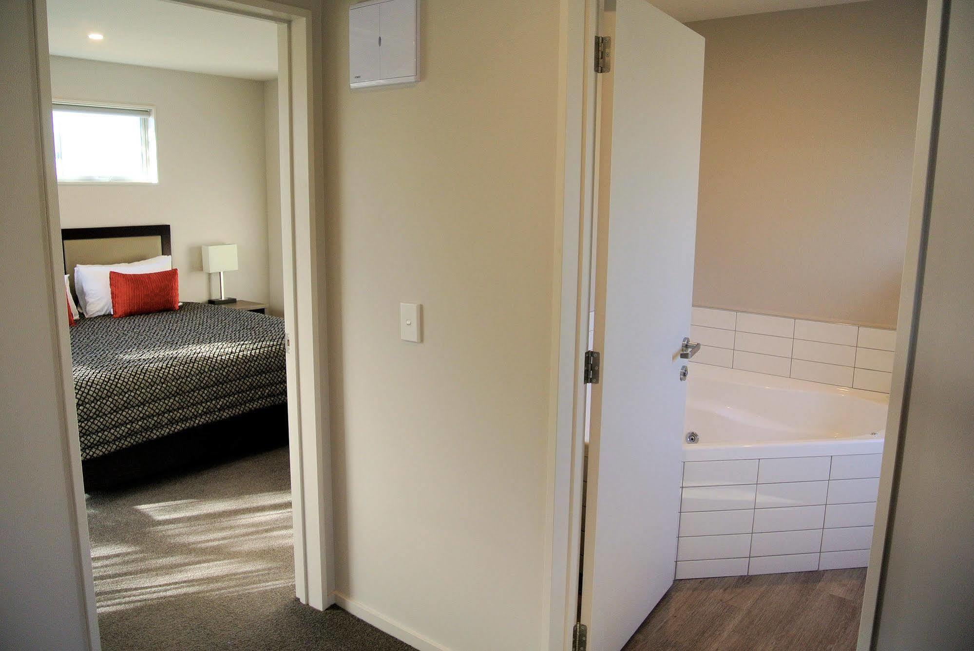 Oxford Village Motels מראה חיצוני תמונה